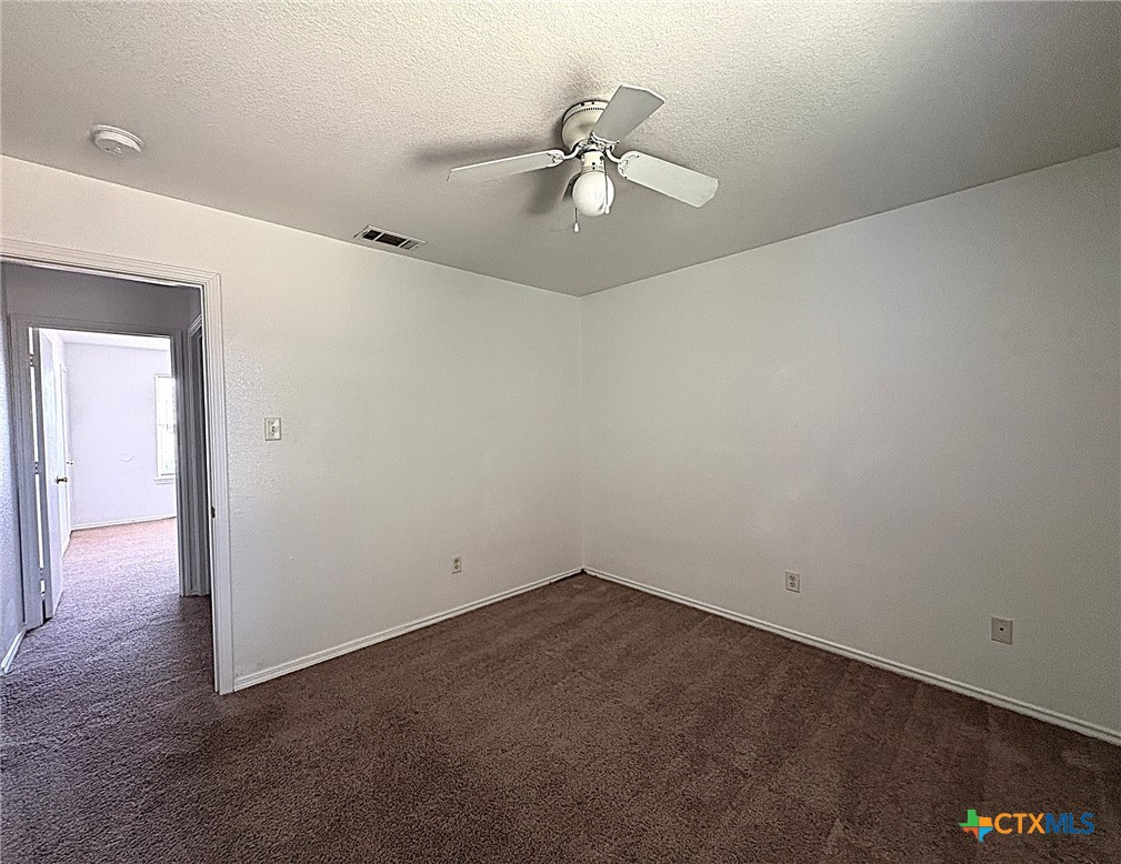 5709 Redstone Drive A Property Photo 9