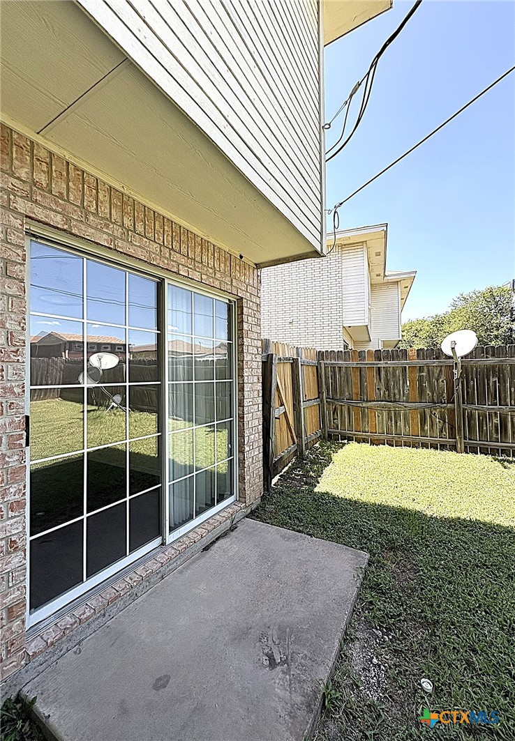 5709 Redstone Drive A Property Photo 13