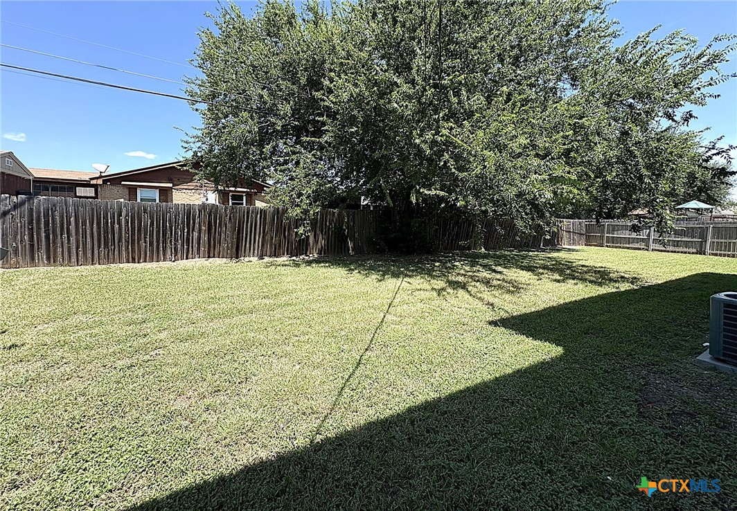 5709 Redstone Drive A Property Photo 14