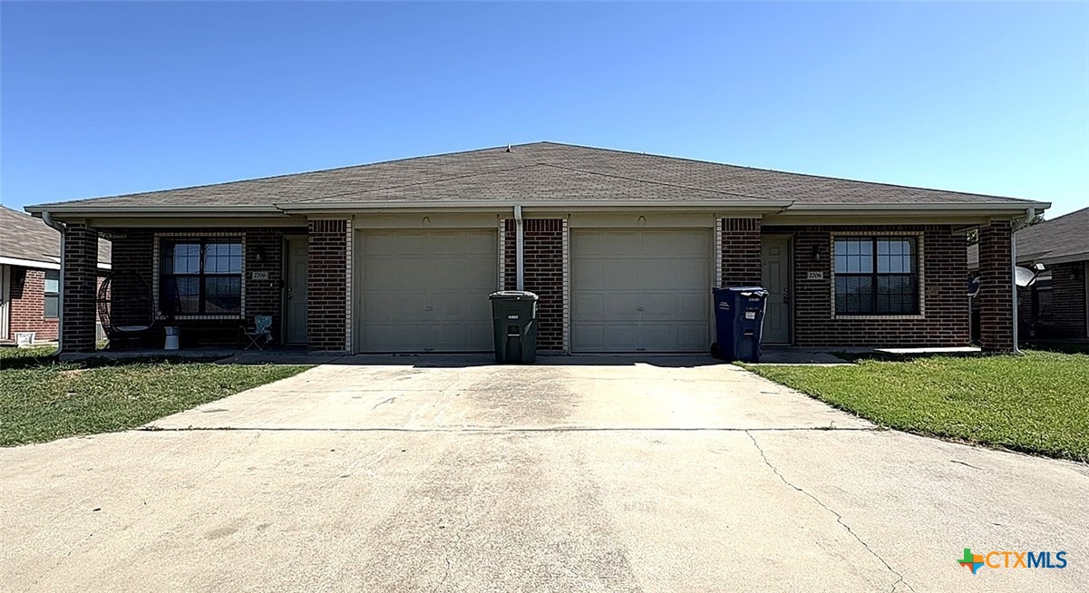 2706 Ashley Drive Property Photo 1