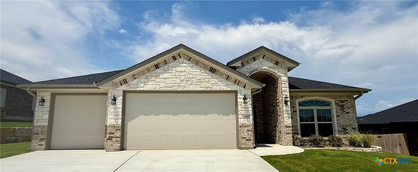 8907 Ridge Crest Drive Property Photo 1