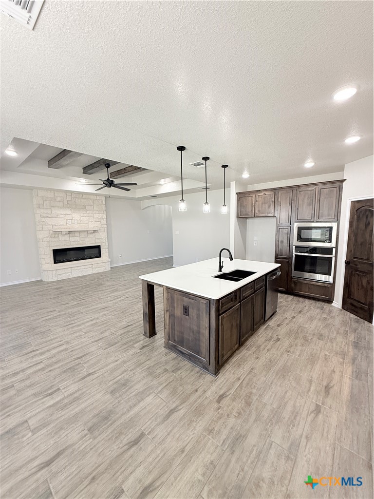 8907 Ridge Crest Drive Property Photo 4