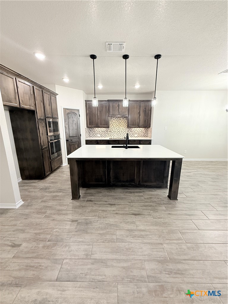 8907 Ridge Crest Drive Property Photo 6