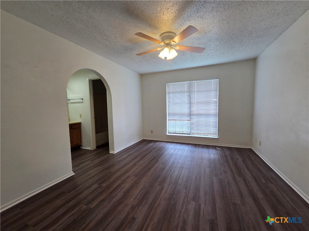 5214 & 5218 Davy Crockett Street Property Photo 7