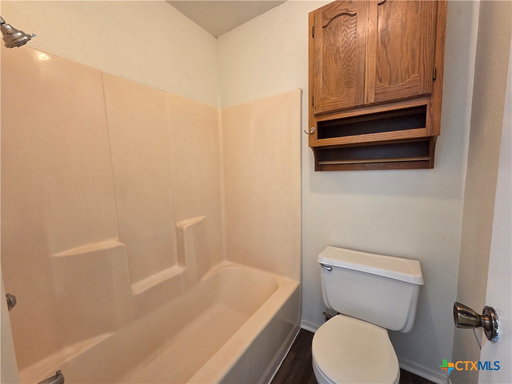 5214 & 5218 Davy Crockett Street Property Photo 9