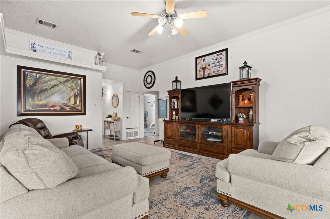 3904 Stallion Dr Property Photo 5