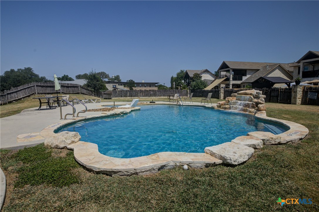 1212 Gruene Valley Circle Property Photo 32