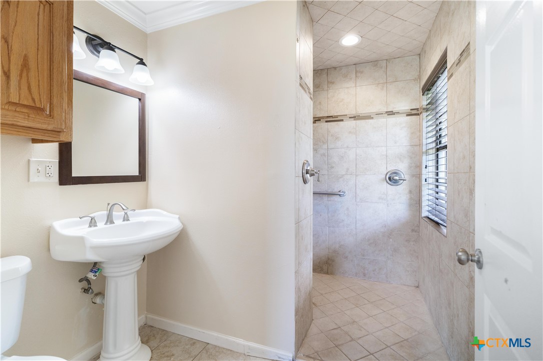 1033 Fm 1351 Property Photo 16