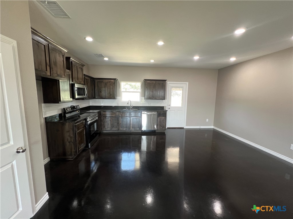 1218 Stone Valley Drive Property Photo 4