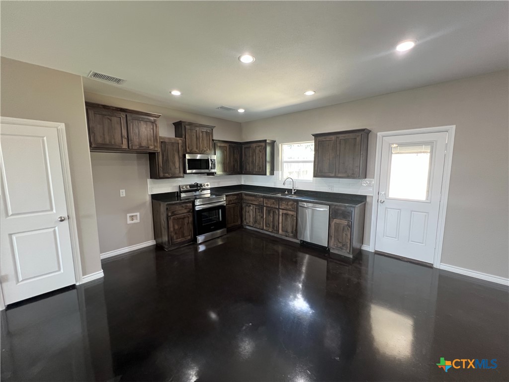 1218 Stone Valley Drive Property Photo 5