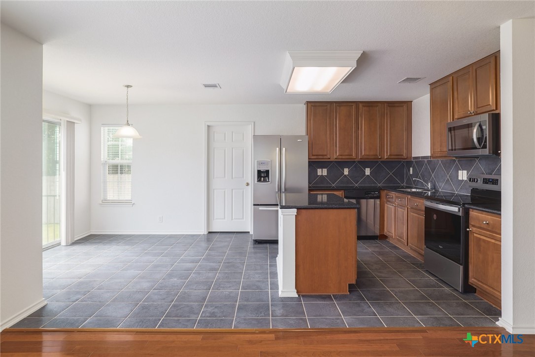 196 Cazador Drive Property Photo 11