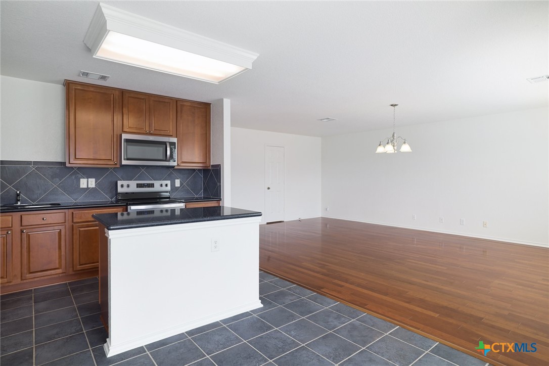 196 Cazador Drive Property Photo 14