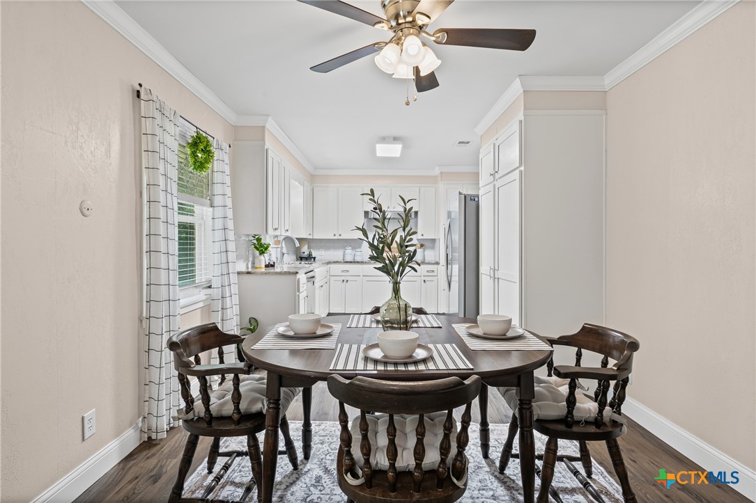 1603 N Davis Avenue Property Photo 1