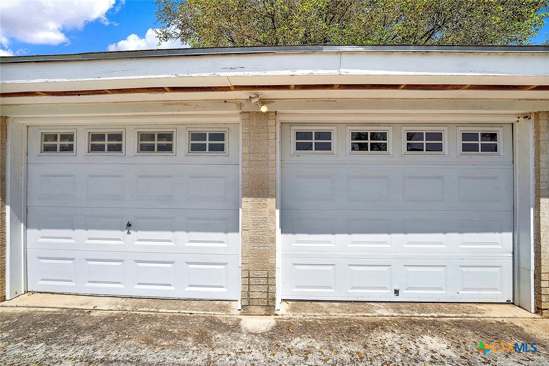 1212 County Road 337 Property Photo 6