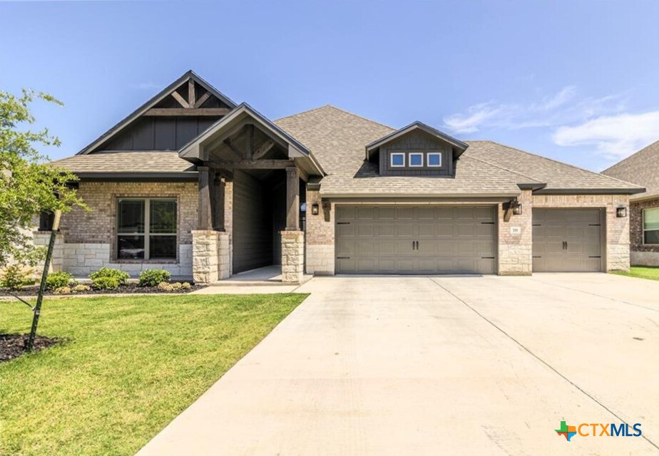 711 Saddlehorn Drive Property Photo 1