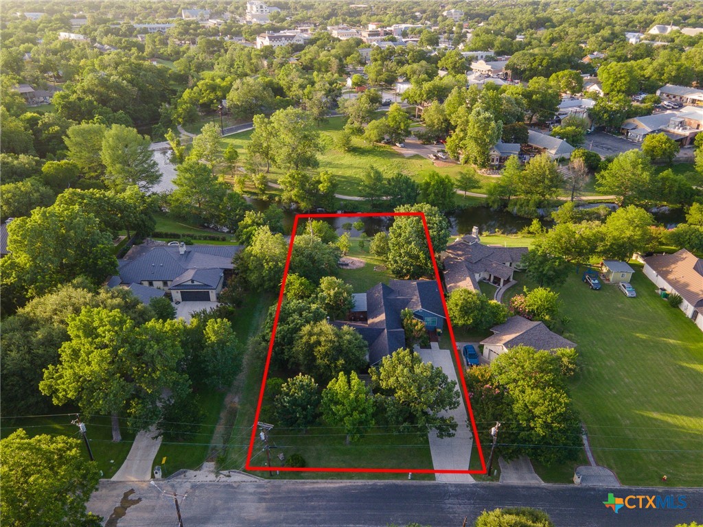 136 W Evergreen Street Property Photo 1