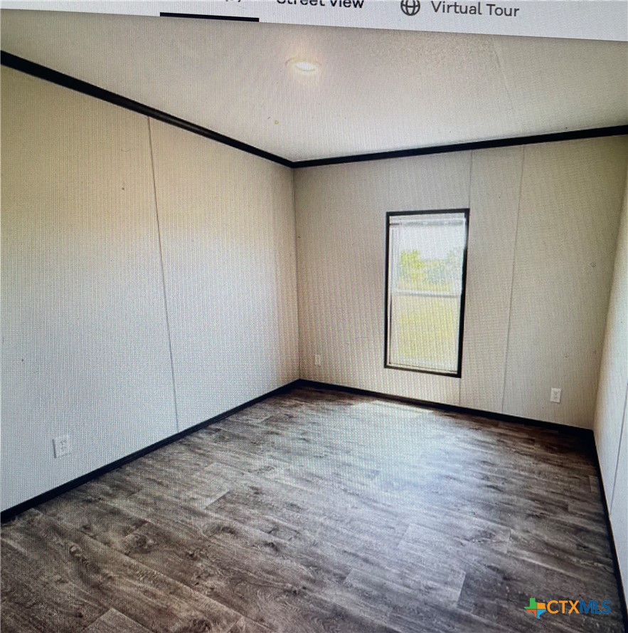 997 Barton Lane Property Photo 4