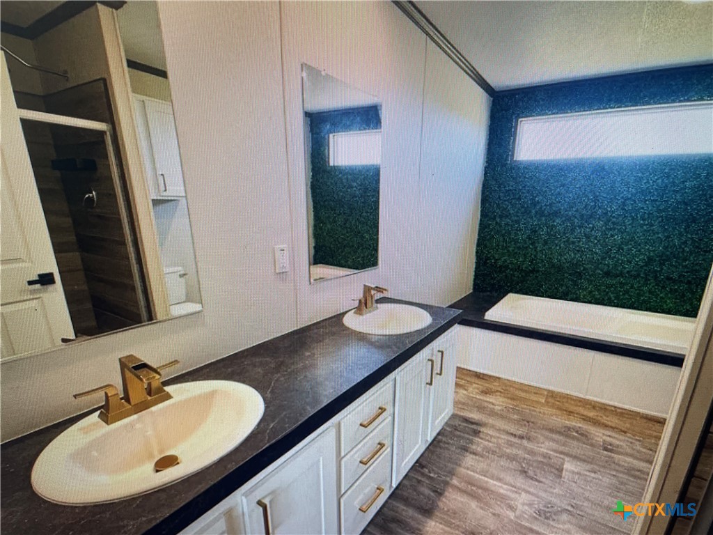 997 Barton Lane Property Photo 9