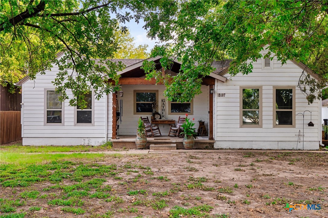 19107 Fm-969 Property Photo 1