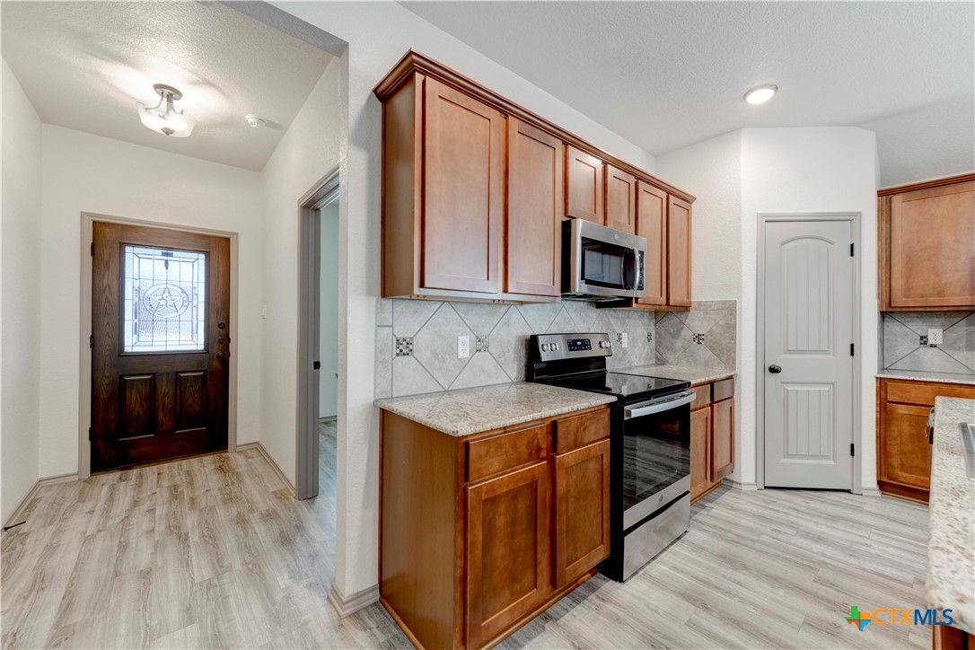 902 Hickok Drive Property Photo 3