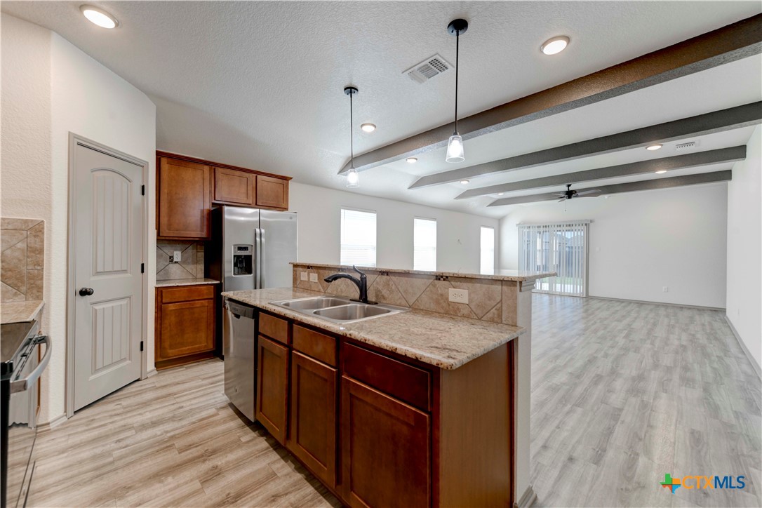 902 Hickok Drive Property Photo 4