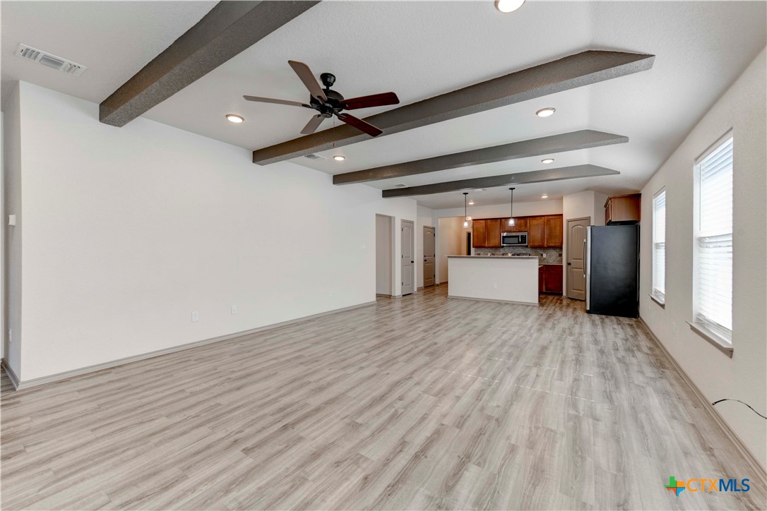 902 Hickok Drive Property Photo 5