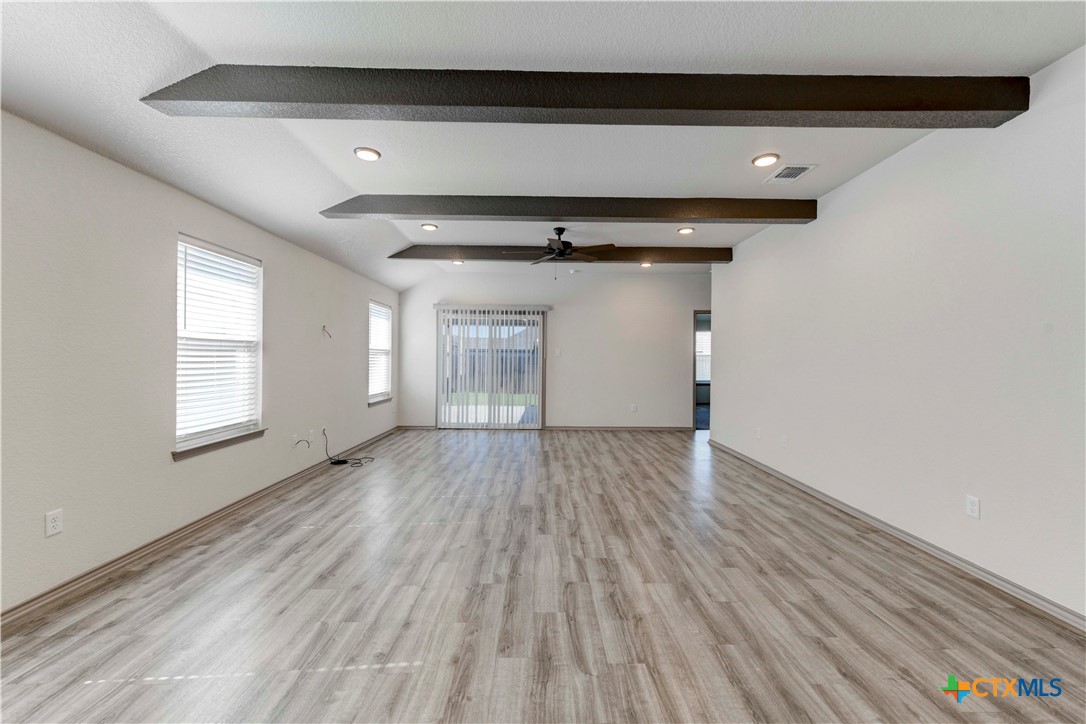 902 Hickok Drive Property Photo 6