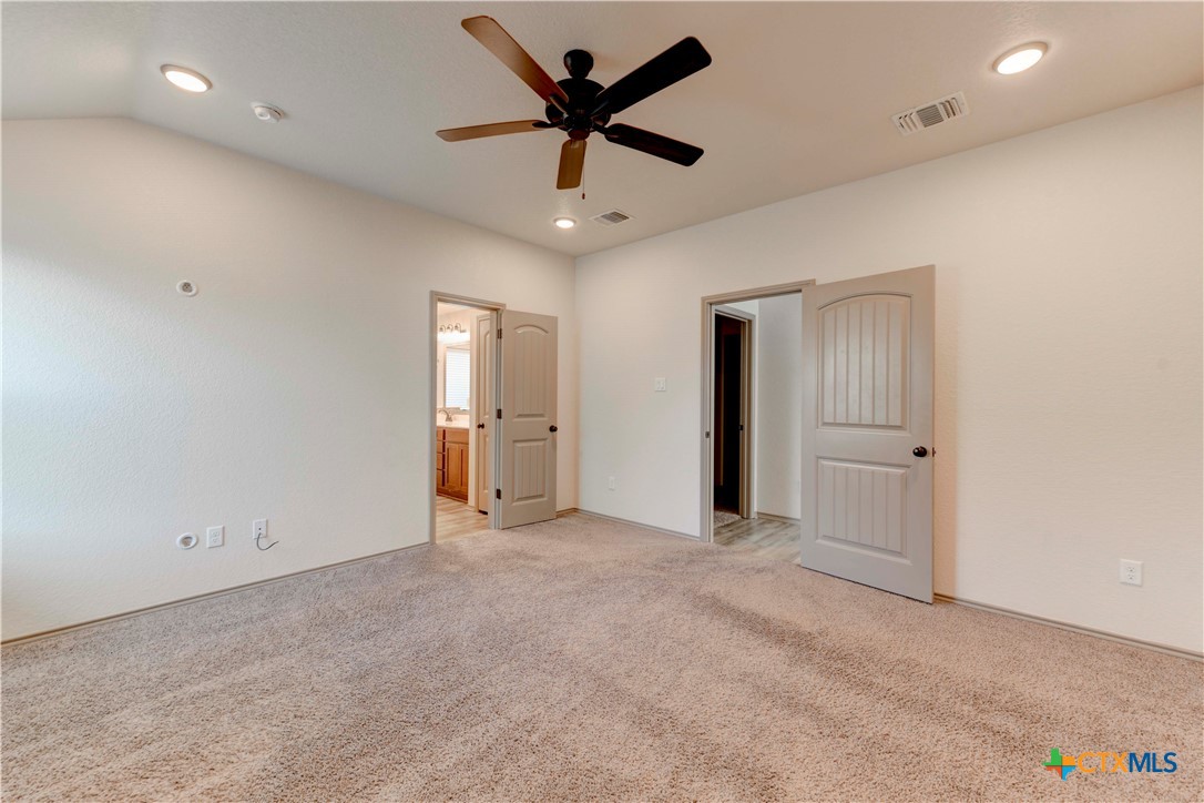 902 Hickok Drive Property Photo 7