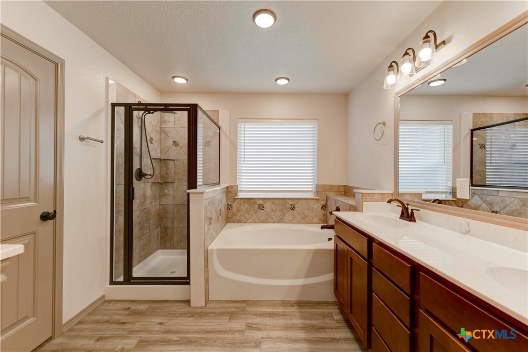 902 Hickok Drive Property Photo 10