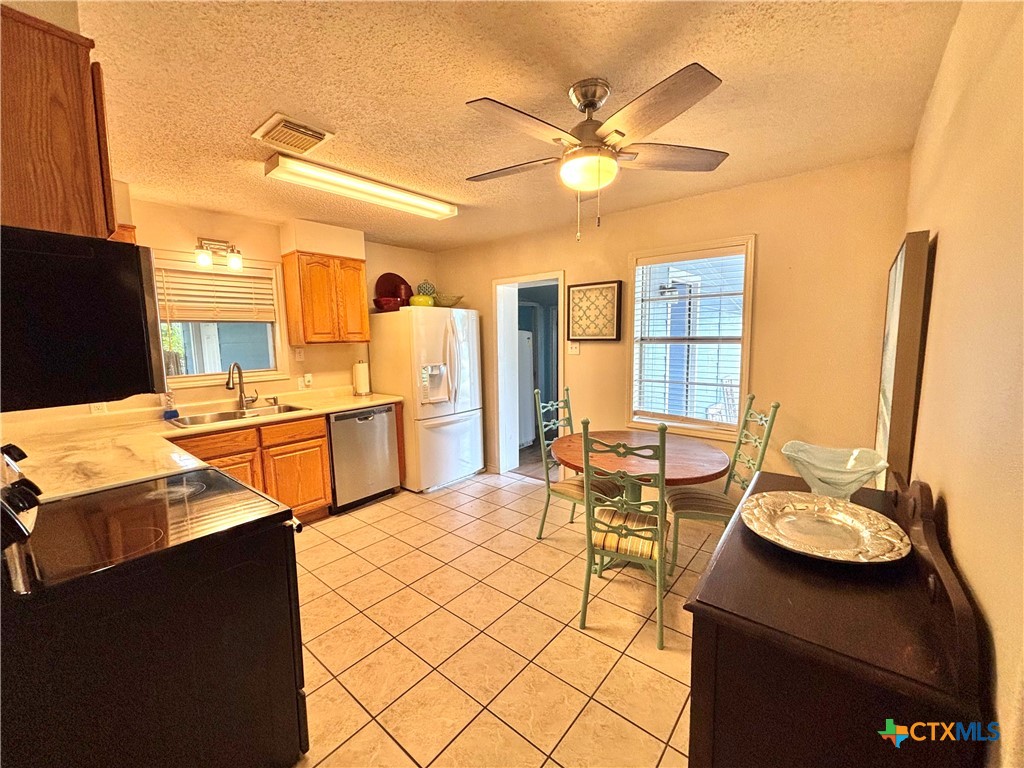 208 N Washington Boulevard Property Photo 15