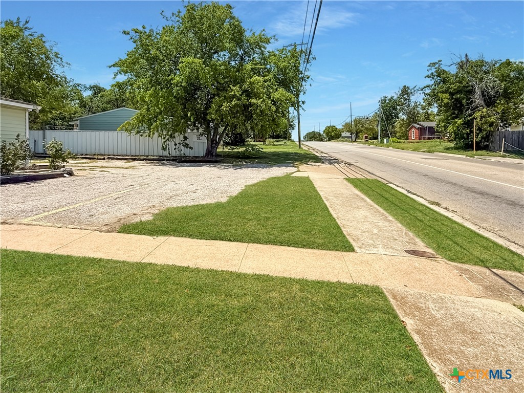 104 W Hallmark Avenue Property Photo 5