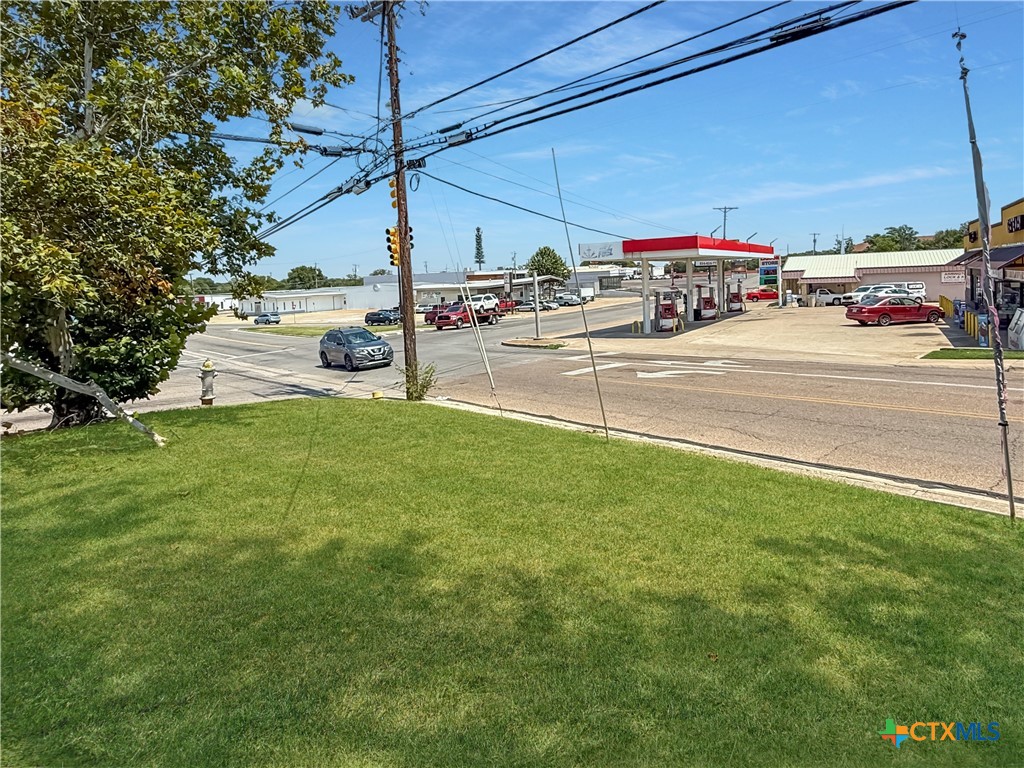 104 W Hallmark Avenue Property Photo 6