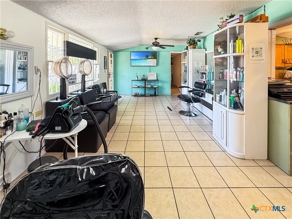 104 W Hallmark Avenue Property Photo 8