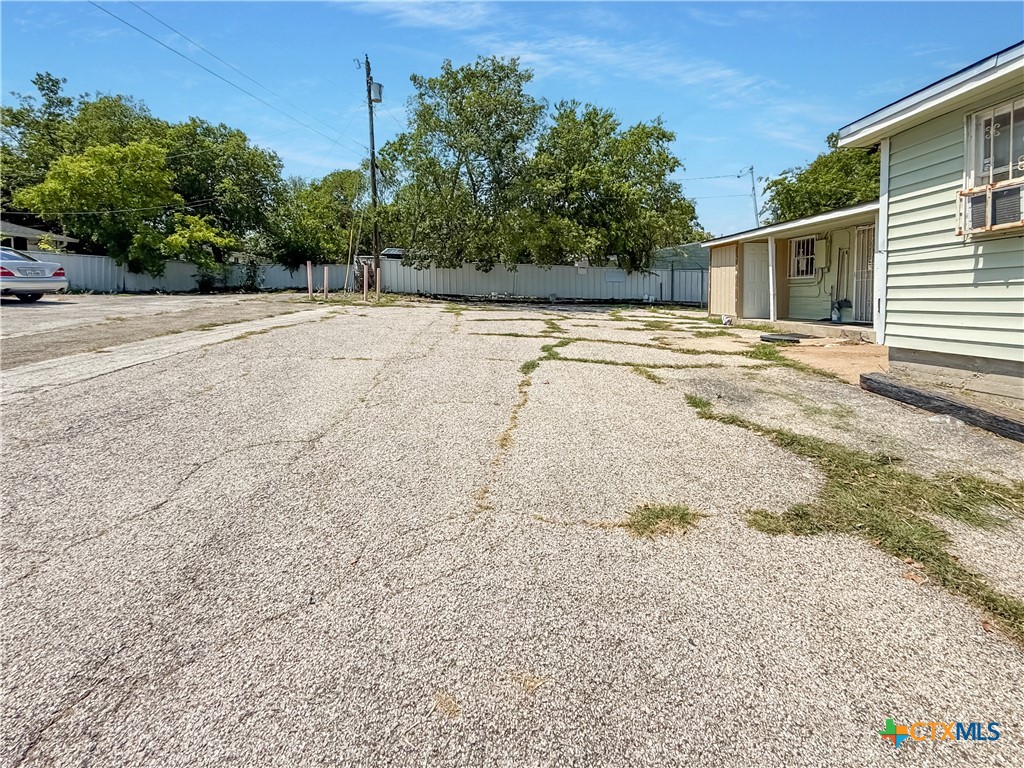 104 W Hallmark Avenue Property Photo 26