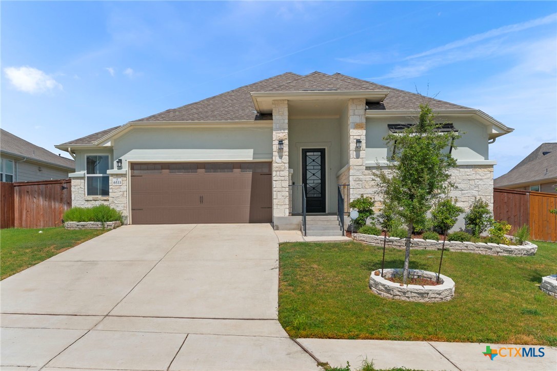 6533 Crockett Cove Property Photo 1