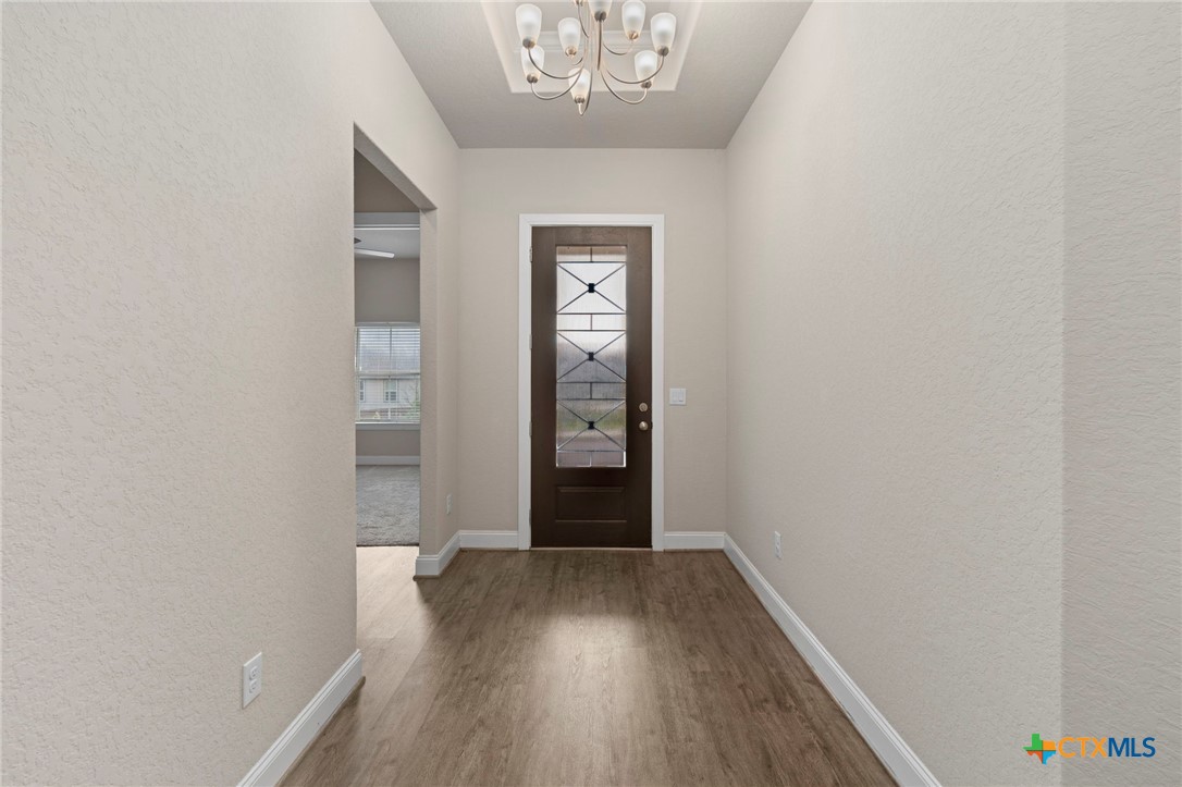 6533 Crockett Cove Property Photo 4