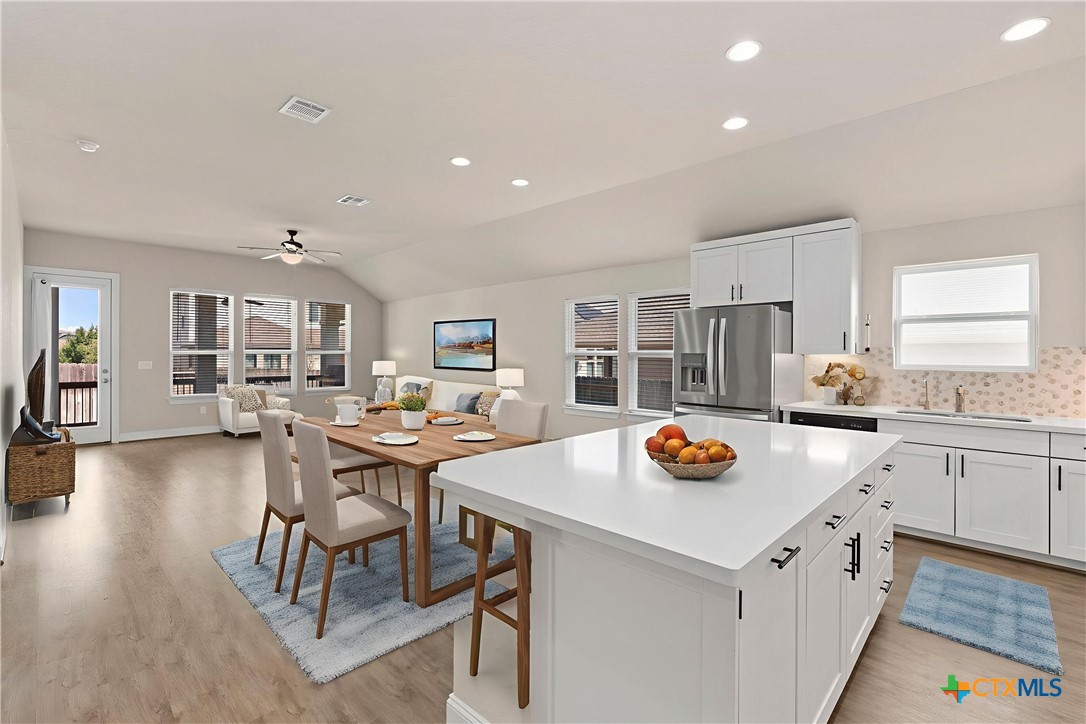 6533 Crockett Cove Property Photo 11