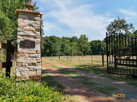 750 N Us Highway 287 Property Photo 2