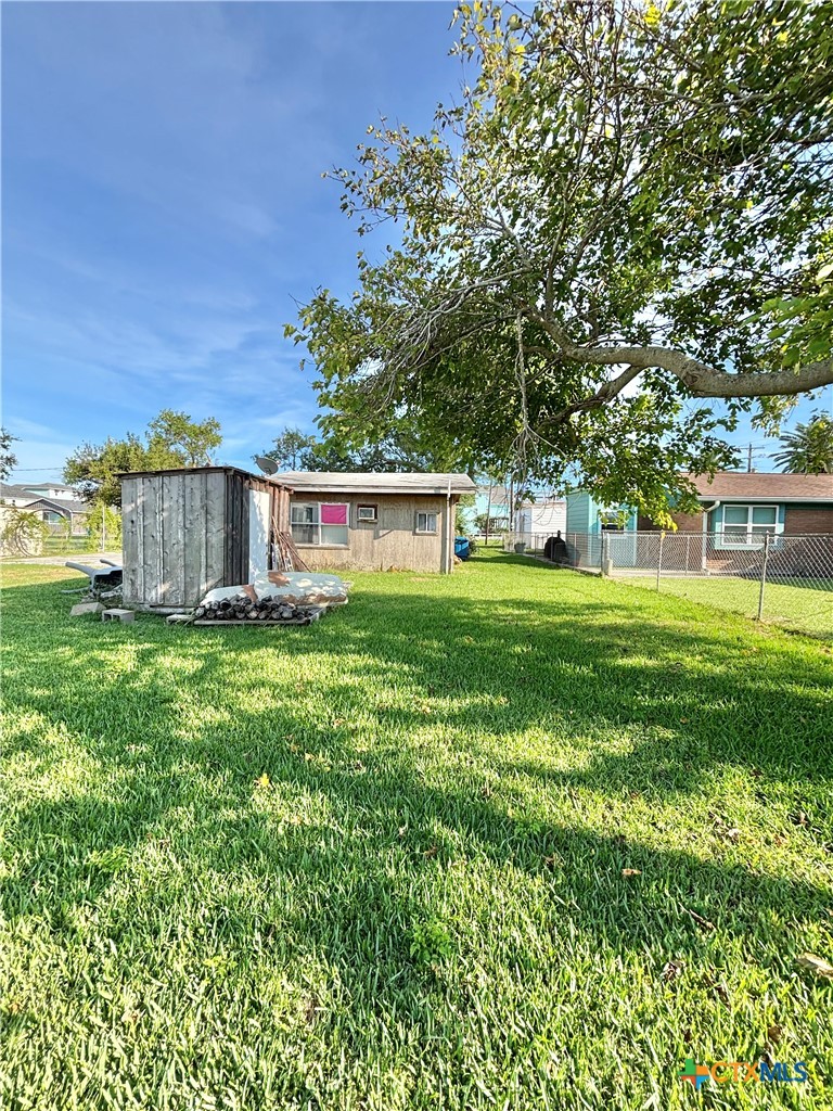 103 E Jefferson Avenue Property Photo 9