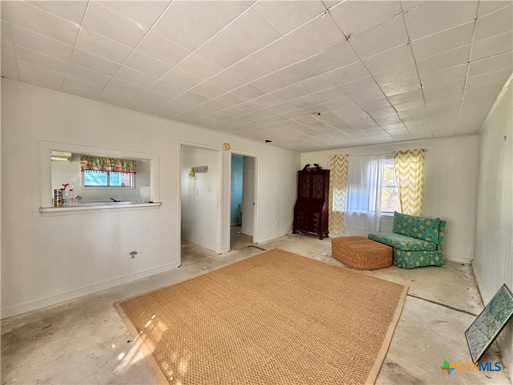 103 E Jefferson Avenue Property Photo 12
