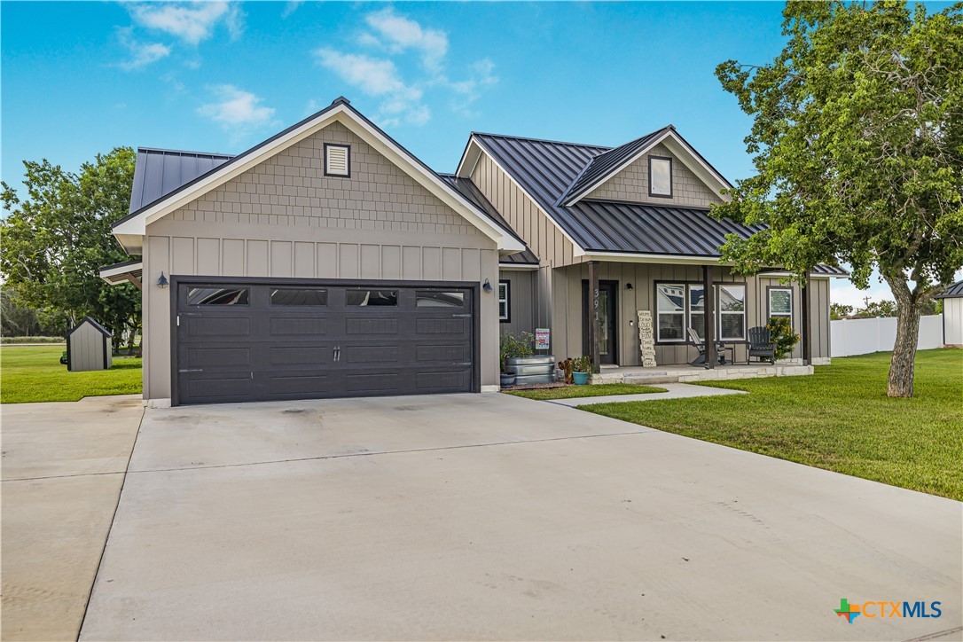 391 Honeycomb Property Photo 1