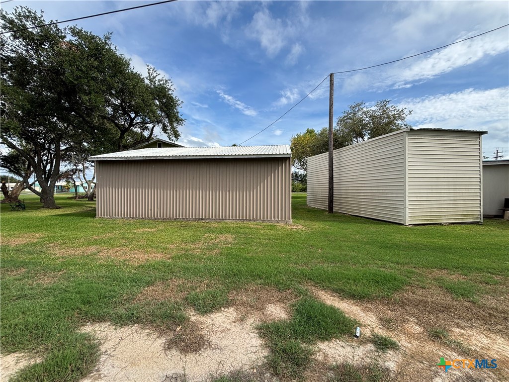 1008 W Adams Avenue Property Photo 3