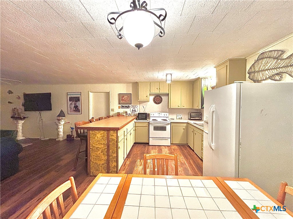 1008 W Adams Avenue Property Photo 8