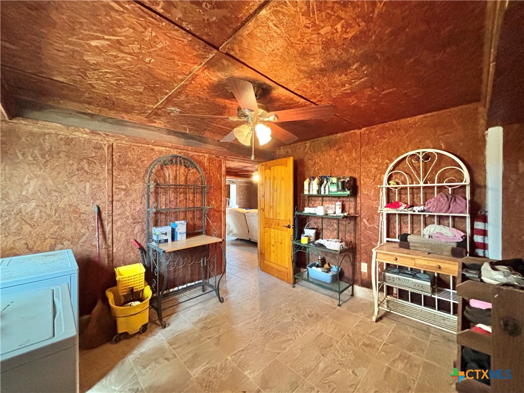 1008 W Adams Avenue Property Photo 38