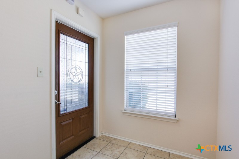 1712 N Interstate 35 Property Photo 16