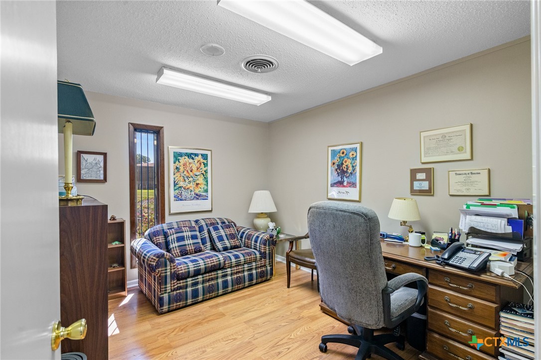 1001 E Airline Road Property Photo 7