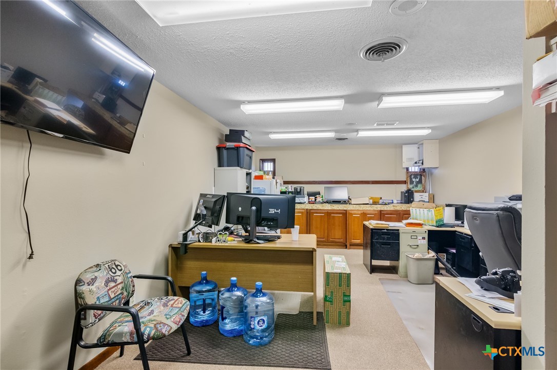 1001 E Airline Road Property Photo 8