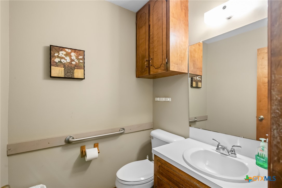 1001 E Airline Road Property Photo 9