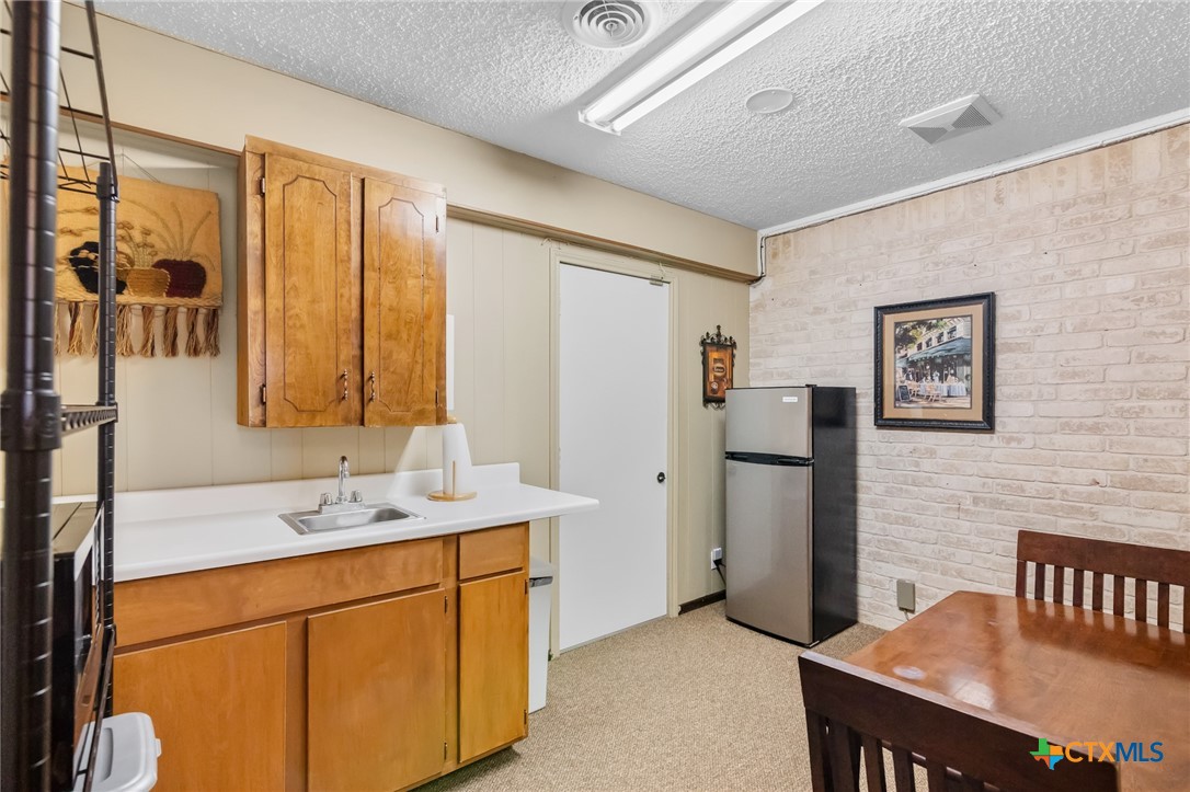 1001 E Airline Road Property Photo 16