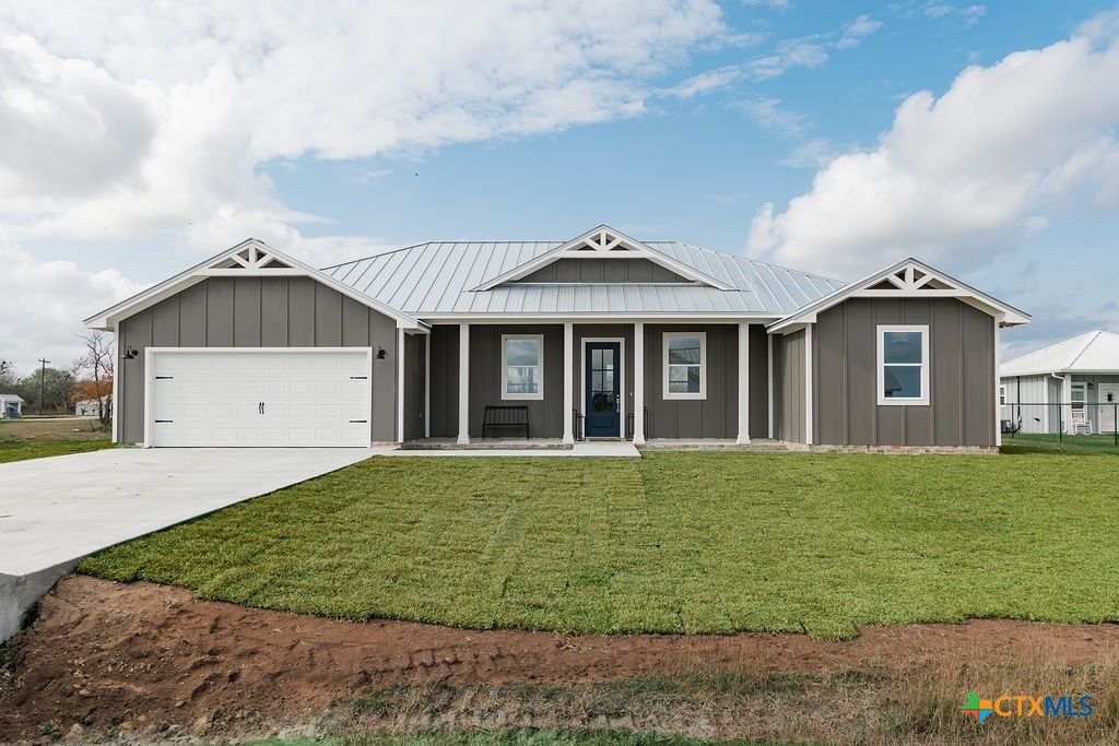 243 Honeycomb Property Photo 1
